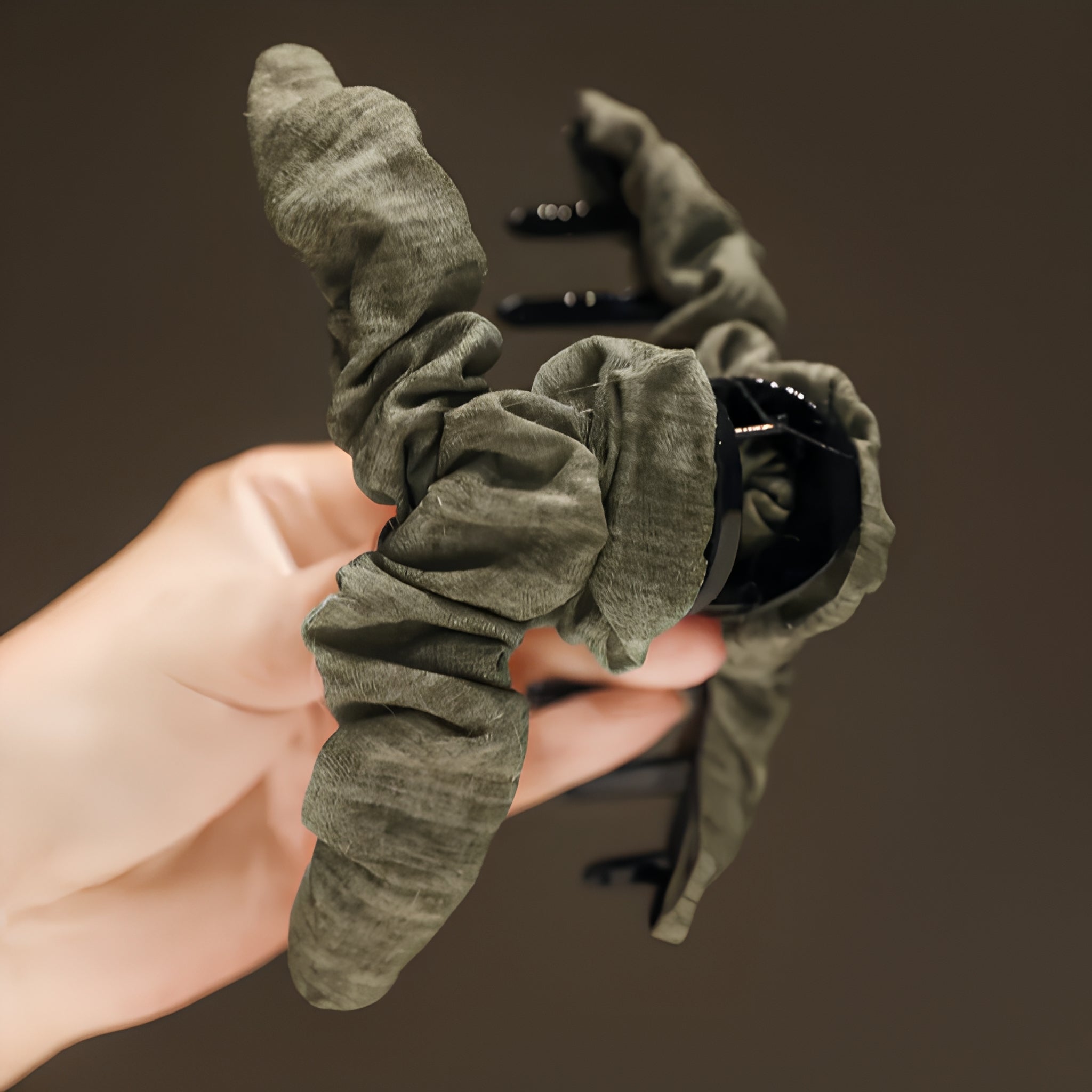 "Silent Moss" 13cm Oversized Crinkled Fabric Claw Clip