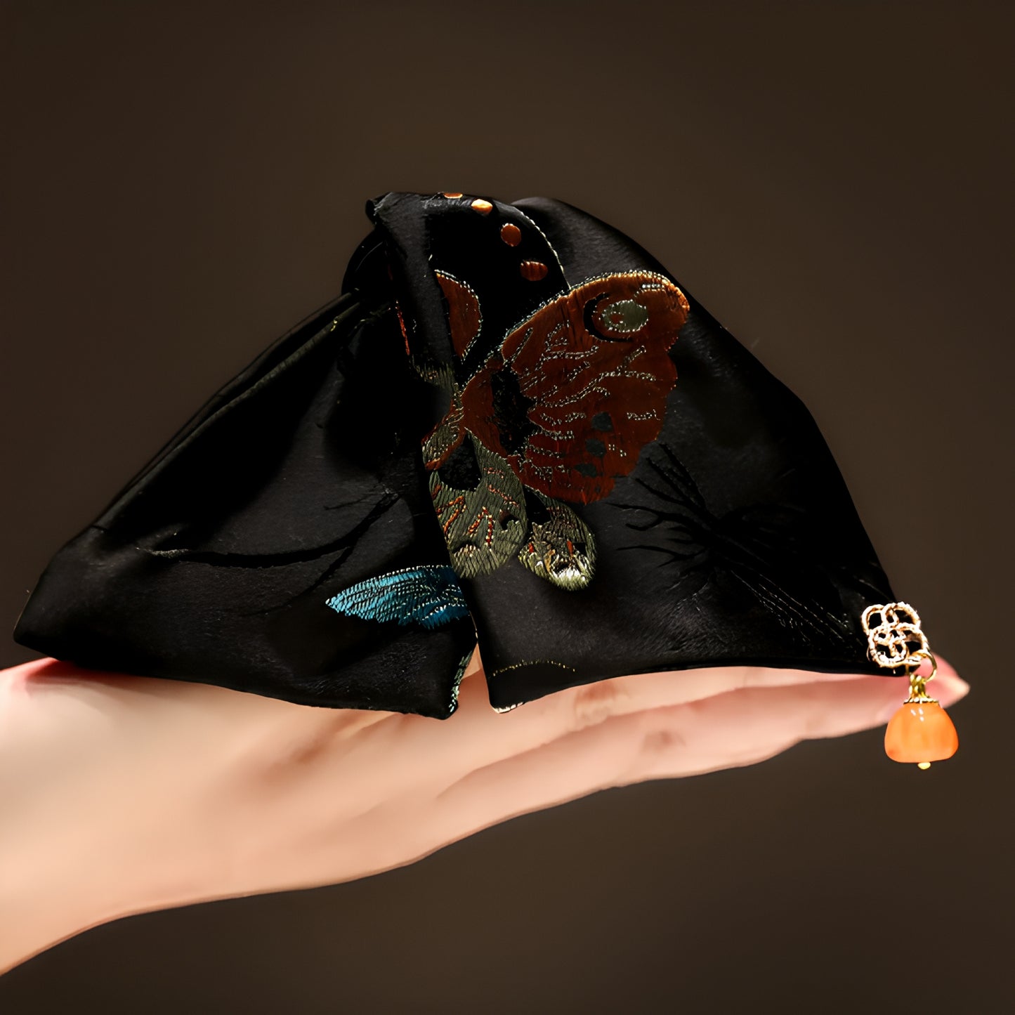 "Butterfly Perch" — Elegant Oriental Style