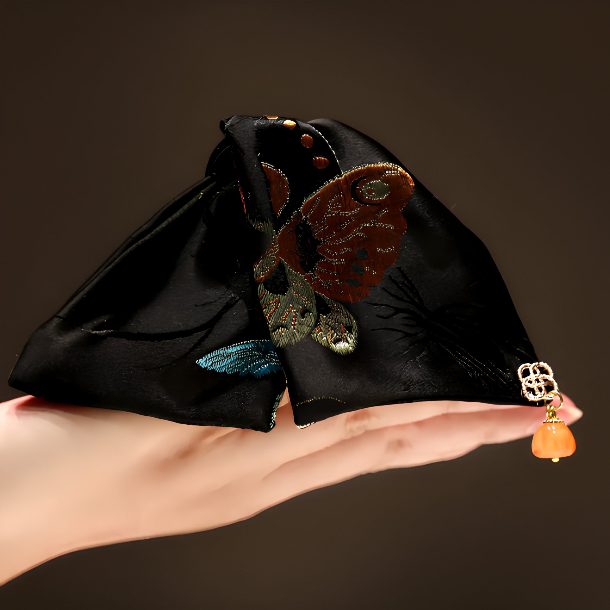"Butterfly Perch" — Elegant Oriental Style