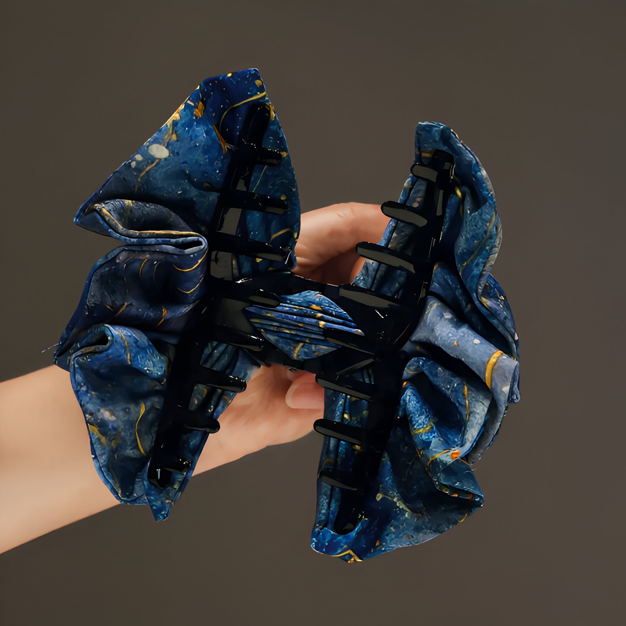 "Celestial Petal" 13cm Oversized Starry Galaxy Claw Clip — Gold Vein Edition