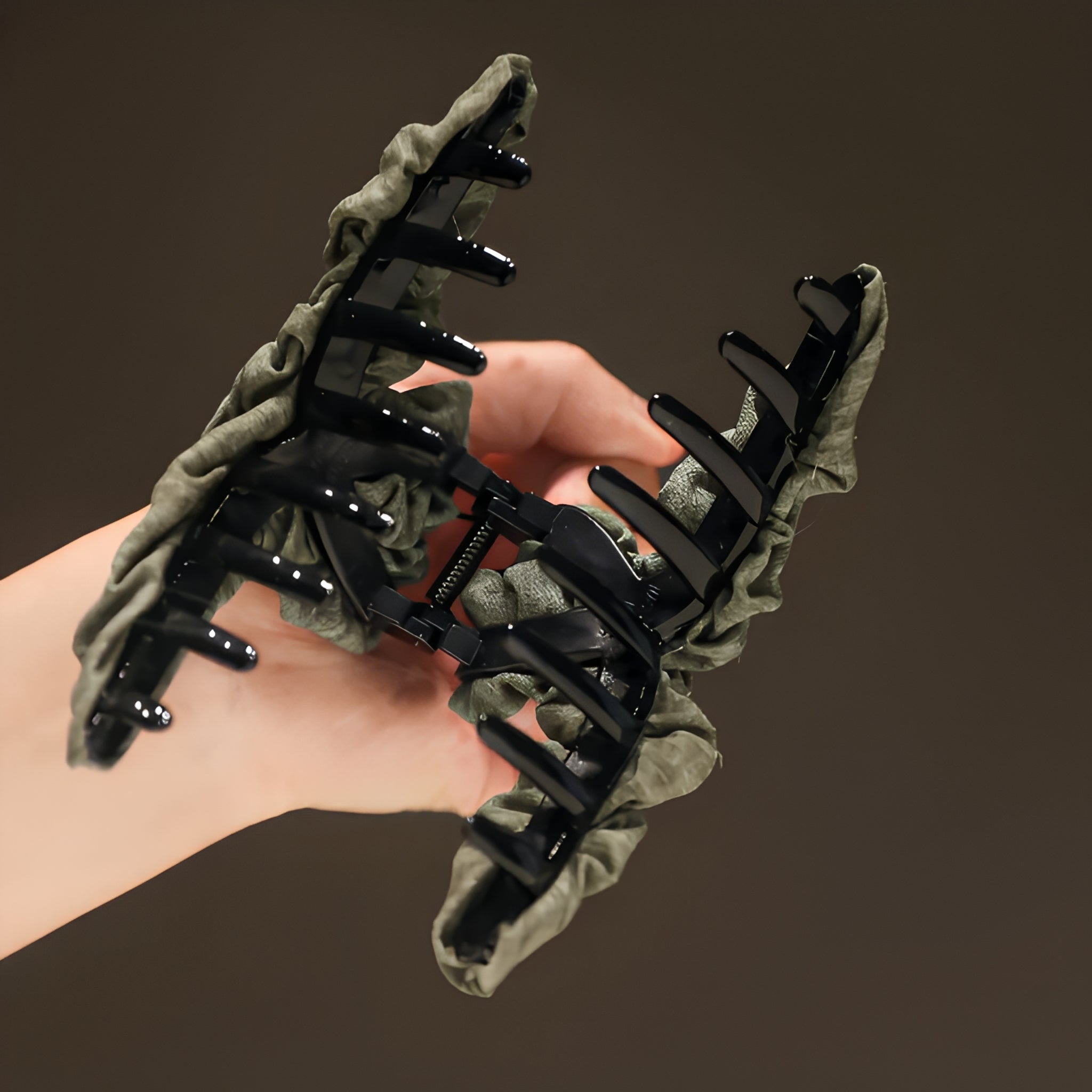"Silent Moss" 13cm Oversized Crinkled Fabric Claw Clip